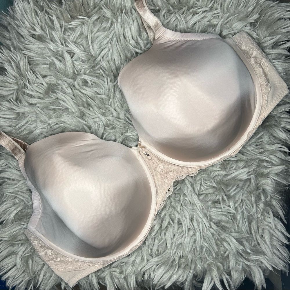 Torrid Sexy T-shirt Balconette bra plus size 46DDD